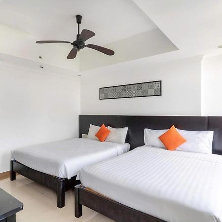 Queen Palace Sea View Hotel Da Nang Exterior photo