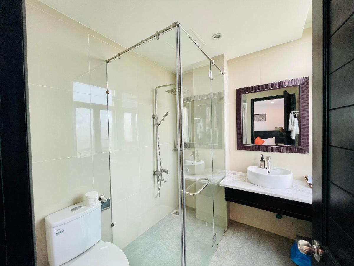 Queen Palace Sea View Hotel Da Nang Exterior photo