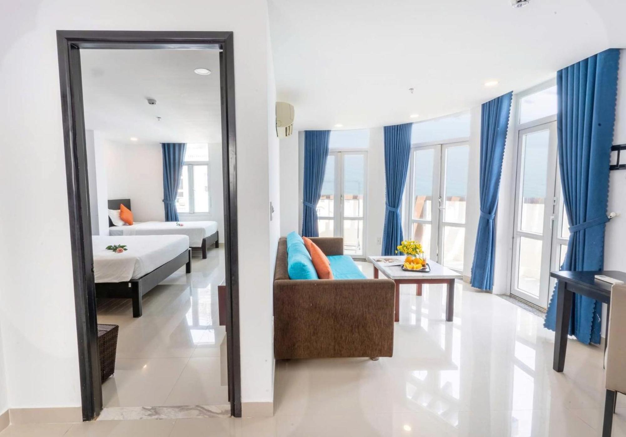 Queen Palace Sea View Hotel Da Nang Exterior photo