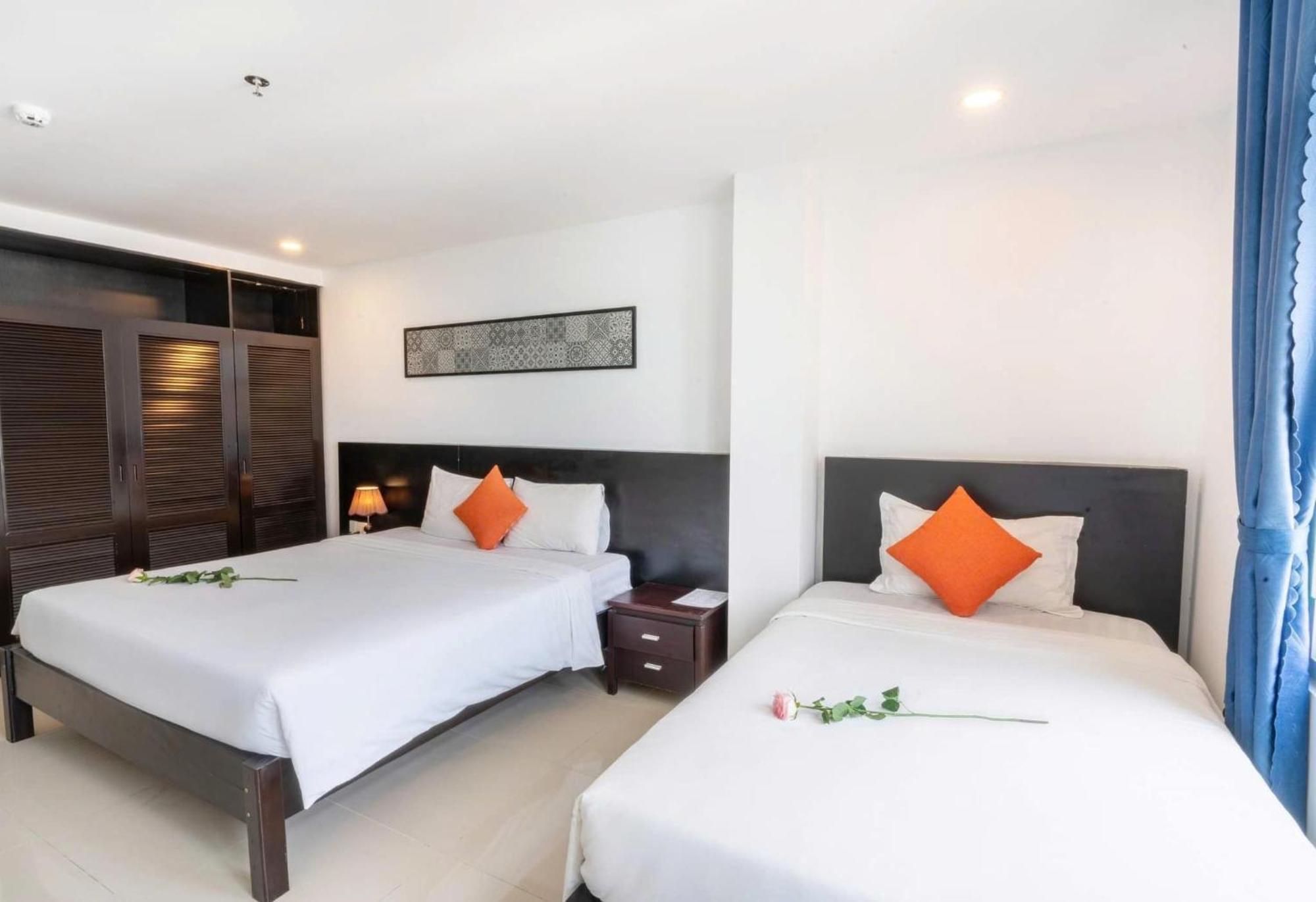 Queen Palace Sea View Hotel Da Nang Exterior photo