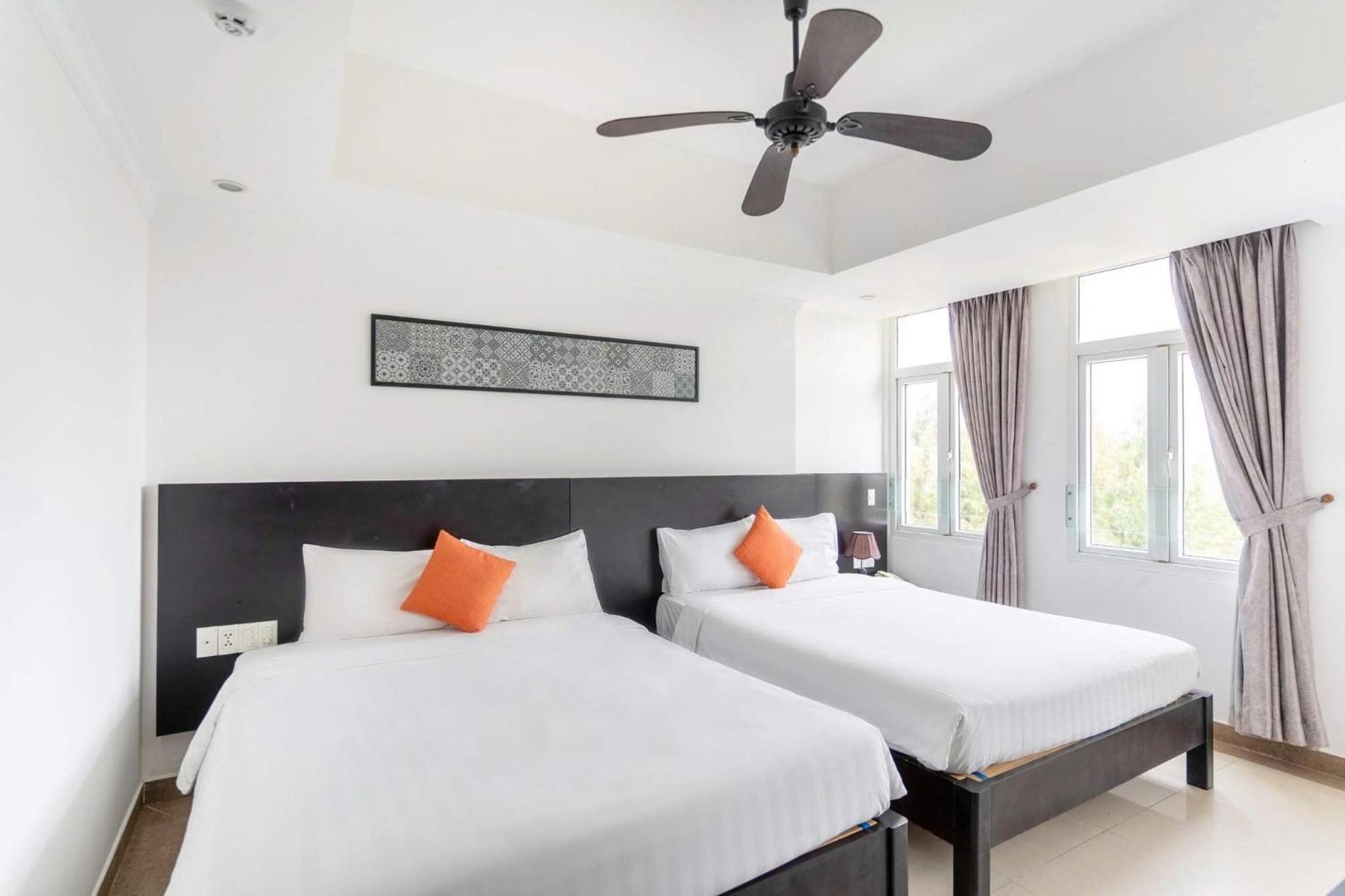 Queen Palace Sea View Hotel Da Nang Exterior photo